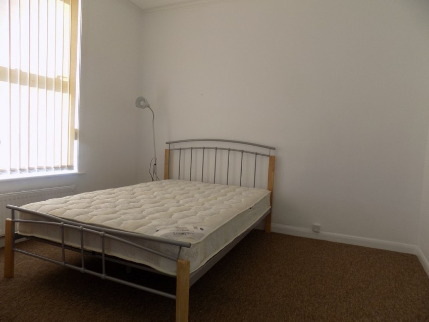 Images for 5 ROOMS AVAILABLE, Norman Road