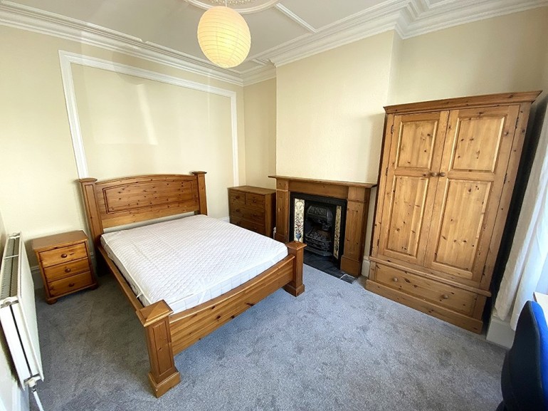 *NO STUDENT FEES 2021* Manners Road, Southsea
