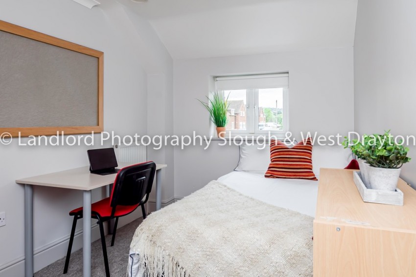 Images for Broomfield, Guildford